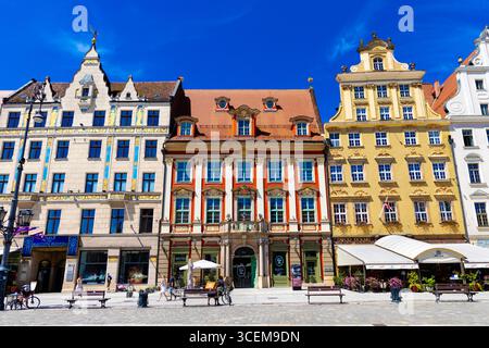 Maisons de location historiques colorées sur la place du marché, vieille ville, Wroclaw, Silésie, Pologne Banque D'Images