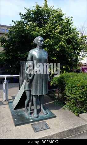 Anne Davidson statue de 'African Woman and Child' à Édimbourg, en Écosse Banque D'Images