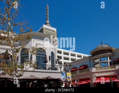 Les magasins du centre commercial Grove Open à Los Angeles, CA, États-Unis Banque D'Images