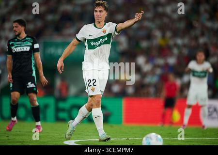 Elche, Espagne. 18 août 2025. ELCHE, ESPAGNE - 18 AOÛT : David Affengruber d'Elche CF réagit lors du match LaLiga EA Sports entre Elche CF et Real Betis Balompie au stade Manuel Martinez Valero le 18 août 2025 à Elche, Espagne. (Photo de Francisco Macia/photo Players images/Magara Press) crédit : Magara Press SL/Alamy Live News Banque D'Images