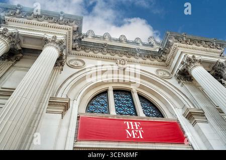 New York, NY, États-Unis - 13 juin 2025 : le Metropolitan Museum of Art, l'un des musées les plus visités au monde, est un monument apprécié du musée de New York Banque D'Images