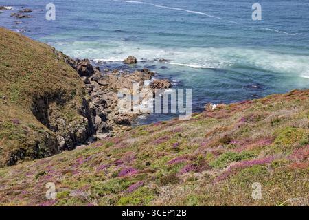 Côte près de O Cabot Vilan Lighthouse, Faro de Cabo Lighthouse, Coste de morte, A Coruna, la Coruna, Espagne Banque D'Images