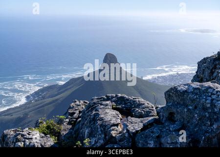 Vue sur Lions Head depuis le sommet de table Mountain - Cape Town - Afrique du Sud Banque D'Images