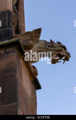 Grotesque 3 sur la cathédrale de Lichfield dans le Staffordshire Banque D'Images