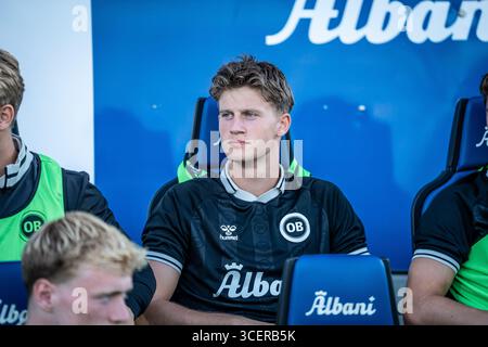 Odense, Danemark. 18 août 2025. Markus Jensen d'OB vu au 3F Superliga match entre Odense BK et Aarhus GF au nature Energy Park à Odense. Banque D'Images