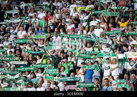 Elche, Espagne, Espagne. 18 août 2025. Les supporters de l'Elche CF lors du match de LaLiga opposant l'Elche CF au Real Betis Balompie à l'Estadio Manuel Martinez Valero le 18 août 2025 à Elche, Espagne. (Crédit image : © Matthieu Mirville/ZUMA Press Wire) USAGE ÉDITORIAL SEULEMENT ! Non destiné à UN USAGE commercial ! Banque D'Images