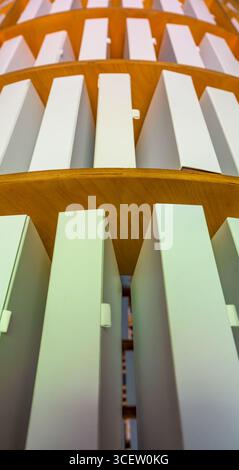 Fichiers organisés dans une archive moderne Banque D'Images