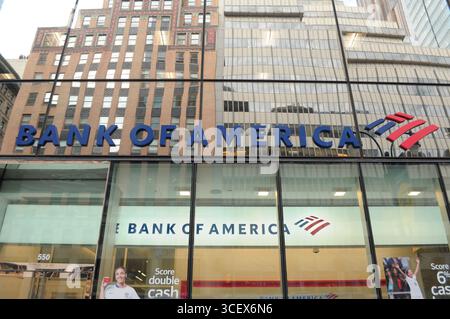 New York, États-Unis. 19 août 2025. Une Bank of America est vue à Manhattan, New York. Crédit : SOPA images Limited/Alamy Live News Banque D'Images