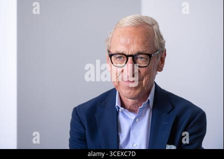 Berlin, Allemagne. 19 août 2025. Georg Graf Waldersee, Président du Conseil d'administration de l'UNICEF Allemagne, siège dans un bureau de l'UNICEF. Crédit : Christophe Gateau/dpa/Alamy Live News Banque D'Images