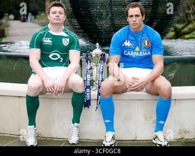 Brian O'Driscoll et Sergio Parisse lors d'un appel photo pour le tournoi de rugby des six Nations, Londres - 23 janvier 2008 Banque D'Images