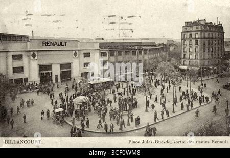 L'image montre la place Jules-Guesde à Boulogne-Billancourt à la sortie des usines Renault. Cette photo a été prise entre 1900 et 1910. Banque D'Images