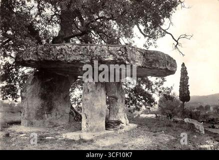 Cette photo montre la Pierre de la Fée à Draguignan, prise entre 1900 et 1910. Le photographe reste inconnu. Banque D'Images