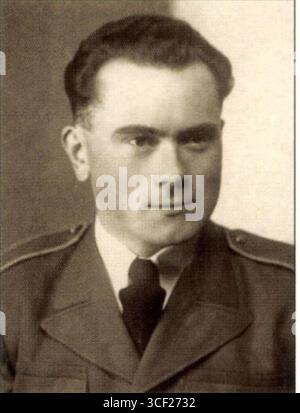 Photographie du soldat tchécoslovaque Jan Erný, mort après un bombardement à Châteauroux, en France, par la Luftwaffe nazie pendant la seconde Guerre mondiale la photo a été prise avant 1940. Banque D'Images