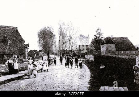 Cette photographie d'avant 1907 montre Groß Steinrade, un village en Allemagne, vers 1906. Il capture l'atmosphère de la ville au début du XXe siècle. Banque D'Images
