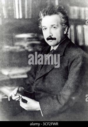 Portrait d'Albert Einstein pris en 1921, l'un des physiciens les plus célèbres du XXe siècle. Banque D'Images