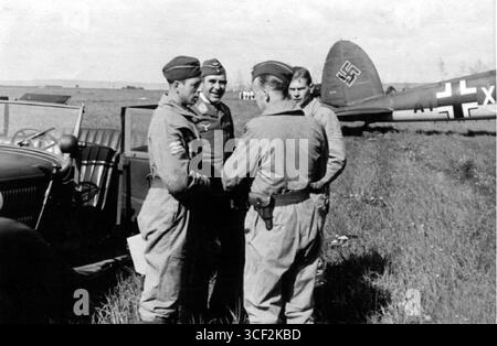 Giebelstadt, Juni 1939, Besatzung einer He 111 H-2 der 7./KG 53, Runpfkennzeichen 'A1+XR' (Weisses X) Banque D'Images
