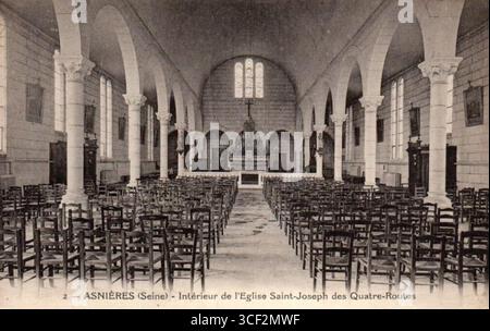 Vue intérieure de l'église Saint-Joseph-des-quatre-routes à Asnières-sur-Seine, prise entre 1900 et 1910. Cette église est une partie importante de la vie religieuse locale. Banque D'Images