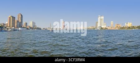 Panorama du Caire moderne vu du Nil, Egypte Banque D'Images