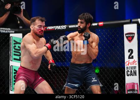 19 août 2025, Las Vegas, NV, Las Vegas, NV, États-Unis : Manuel Exposito et Jose Delano se rencontrent dans l'octogone pour un combat de 3 tours à l'UFC Apex pour l'EP UFC - DWCS - Dana White Contender Series. 2 le 19 août 2025 à Las Vegas, NV, États-Unis. (Photo de Louis Grasse/PxImages) (crédit image : © Louis Grasse/PX Imagens via ZUMA Press Wire) USAGE ÉDITORIAL SEULEMENT ! Non destiné à UN USAGE commercial ! Banque D'Images