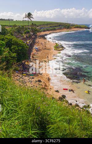 Vagues se brisant sur le récif au large du parc de Hookipa, Haiku, comté de Maui, Maui, Hawaii, USA Banque D'Images