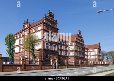 Ancienne caserne de la nouvelle artillerie à Johannes-Stelling-Strasse 21 à Schwerin, Office d'État pour la protection de la Constitution, Schwerin, Mecklembourg- Banque D'Images