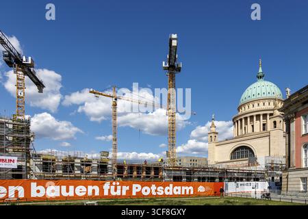 Bâtiment pour Potsdam, grand chantier dans le centre à côté du Landtag et de la Nikolaikirche, Potsdam, Brandebourg, Allemagne Banque D'Images