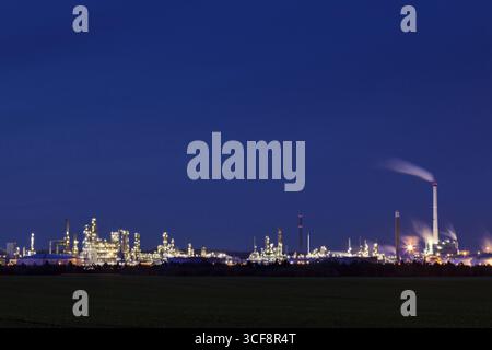 Total raffinerie Mitteldeutschland GmbH dans le parc chimique de Leuna, Leuna, Saxe-Anhalt, Allemagne Banque D'Images