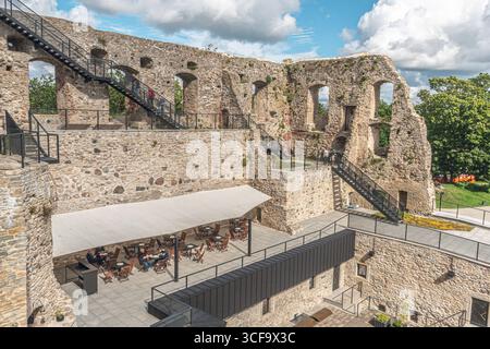 Château Haapsalu en Estonie, Europe, fondé au XIIIe siècle. Un beau château historique ou fort, avec des murs de pierre, tour et cathédrale Banque D'Images