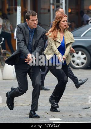 Manhattan, États-Unis d'Amérique. 30 mai 2013. MIAMI FLORIDA - 2004 NIP & Tuck acteur Dylan Walsh dans South Beach conduisant son peuple Ferrari rouge : Dylan Walsh Poppy Montgomery crédit : Storms Media Group/Alamy Live News Banque D'Images
