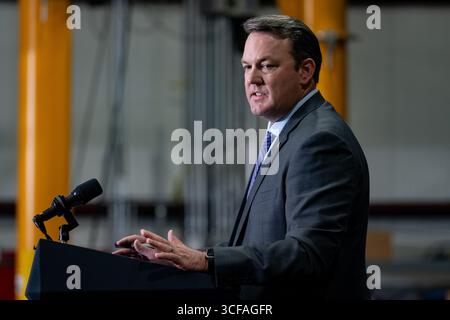 Atlanta, États-Unis. 21 août 2025. Géorgie le lieutenant-gouverneur Burt Jones prend la parole devant le vice-président JD Vance à Peachtree City, GA, le 21 août 2025 (photo de Ben Hendren/ Credit : Sipa USA/Alamy Live News Banque D'Images
