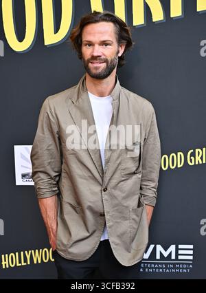 Los Angeles, États-Unis. 21 août 2025. Jared Padalecki arrive à la première de "Hollywood Grit" qui a eu lieu à AMC The Grove 14 le 21 août 2025 à Los Angeles, CA. © Starbuck/ Credit : AFF/Alamy Live News Banque D'Images
