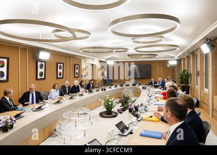 LA HAYE - Ministres et Secrétaires d'Etat au début de la réunion du Conseil des Ministres au Ministère des Affaires générales. ANP REMKO DE WAAL pays-bas Out - belgique Out Banque D'Images