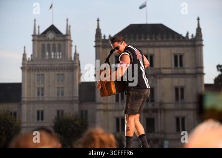 Andreas Gabalier HUK-COBURG open-air-sommer, Coburg , Schlossplatz Allemagne, Coburg , Schlossplatz - 22 août 2025 - Andreas Gabalier HUK-COBURG Open-Air-Sommer image : Andreas Gabalier préformant au HUK Coburg Open Air Sommer à la Schlossplatz Coburg. Cortendorf Kulturfabrik Bayern Allemagne Copyright : xRyanxEvansx Banque D'Images