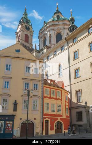 L'église de Nicolas est l'une des plus anciennes églises de la vieille ville de Prague. Il est mentionné dans des sources dès 1273. Banque D'Images