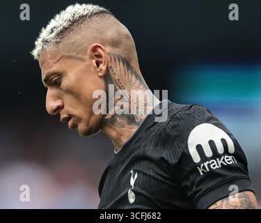 Manchester, Royaume-Uni. 23 août 2025. Tatouage au cou de Richarlison de Tottenham Hotspur lors du match de premier League Manchester City vs Tottenham Hotspur au stade Etihad, Manchester, Royaume-Uni, 23 août 2025 (photo Mark Cosgrove/News images) à Manchester, Royaume-Uni le 23/08/2025. (Photo de Mark Cosgrove/News images/SIPA USA) crédit : SIPA USA/Alamy Live News Banque D'Images