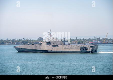 San Diego, Californie - 6 août 2025 : L'USS Savannah (LCS-28) est un navire de combat littoral de classe Independence de l'United States Navy à San Diego Ba Banque D'Images