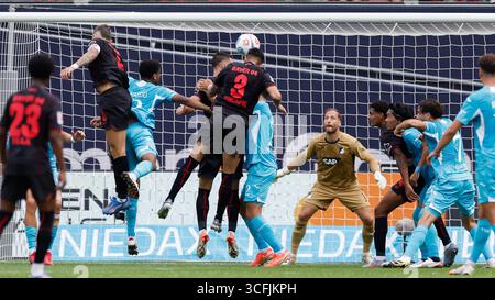 Piero Hincapie de Bayer Leverkusen pendant l'Allemand 1. Match de Bundesliga entre Bayer 04 Leverkusen et TSG Hoffenheim à Leverkusen le 23 août 2025 à BayArena, Allemagne. (Crédit : Marcel ter bals/MTB-photo/Alamy Live News) Banque D'Images