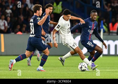Paris, France. 22 août 2025. MC Donald's Ligue 1 match 2 entre le PSG et Angers SCO au Parc des Princes, le 22 août 2025. - 22/08/2025 - France/Ile-de-France (région)/Paris - Julien Mattia/le Pictorium crédit : LE PICTORIUM/Alamy Live News Banque D'Images