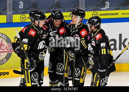 Eishockey DEL2 - Testspiel 25 26 : Krefeld Pinguine vs HC Amiens somme Am 23.08.2025 in der Yayla Arena in Krefeld Torjubel der Pinguine nach dem Ausgleich Foto : osnapix Banque D'Images