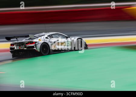 Francorchamps, Belgique, 23 août 2025, #82 TF SPORT (GBR) Corvette Z06 LMGT3.R pilotée par Hiroshi Koizumi (JPN)/Rui Andrade (Ang)/Charlie Eastwood (IRL) lors des 4 heures de Spa-Francorchamps, manche 4 du championnat d'Europe le Mans Series 2025 (ELMS), sur le circuit de Spa-Francorchamps, du 22 au 24 août 2025, à Francorchamps, Belgique - photo Kristof Vermeulen Live News of Vermeulen Almeulen Banque D'Images