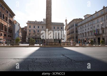 Rome, Italie - 16 août 2019 : colonne de Marc Aurèle sur la Piazza Colonna dans le centre de Rome Banque D'Images
