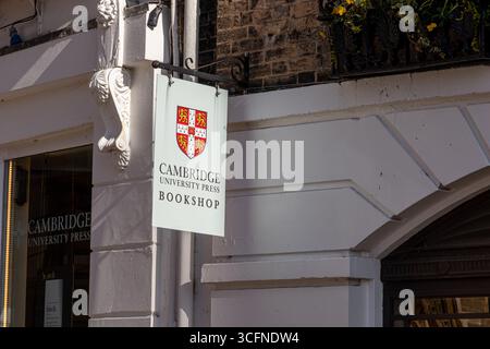 Cambridge, Angleterre. Librairie historique au 1 Trinity Street, la maison de Cambridge University Press depuis 1992, sur le plus ancien site de vente de livres en continu Banque D'Images