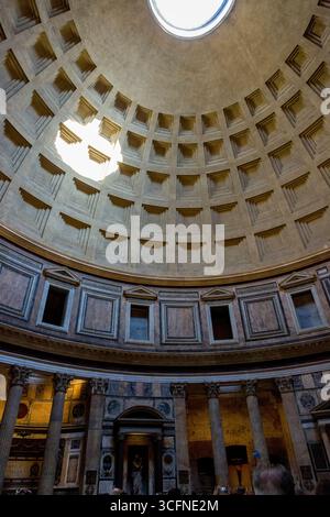 Rome, Italie - 16 août 2019 : Dôme du Temple Panthéon à Rome Banque D'Images