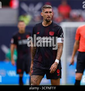 BayArena, Allemagne. 23 août 2025. Robert Andrich de Bayer Leverkusen regarde pendant l'Allemand 1. Match de Bundesliga entre Bayer 04 Leverkusen et TSG Hoffenheim à Leverkusen le 23 août 2025 à BayArena, Allemagne. (Crédit : Marcel ter bals/MTB-photo/Alamy Live News) crédit : MTB photo/Alamy Live News Banque D'Images