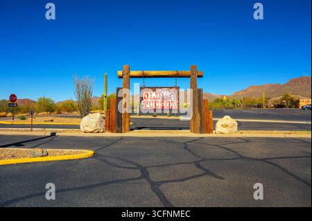 Signez pour Old Tucson Studios, un décor de cinéma historique et parc à thème en Arizona Banque D'Images