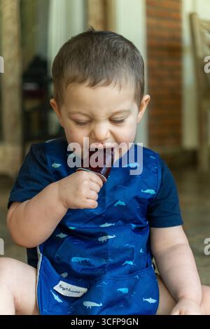 Le premier popsicle d'Emerson Banque D'Images