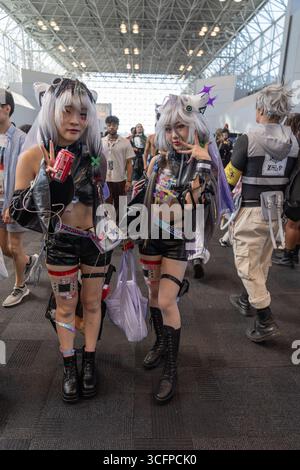 New York, États-Unis. 23 août 2025. Les cosplayers assistent à Anime NYC Day 3 au Jacob Javits Center à New York, NY, le 23 août 2025 (photo de Lev Radin/Pacific Press) crédit : Pacific Press Media production Corp./Alamy Live News Banque D'Images