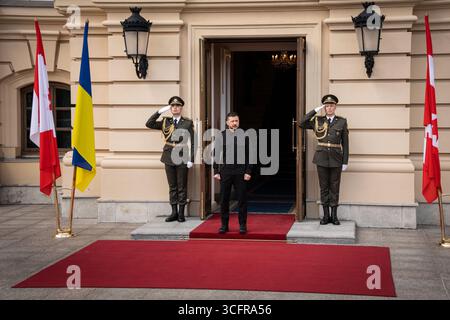 Kiev, Ukraine. 24 août 2025. Le président ukrainien, Volodymyr Zelensky vu lors de la réception officielle de la fête de l'indépendance au palais présidentiel. Le président ukrainien, Volodymyr Zelensky, a accueilli le premier ministre canadien Mark Carney au palais présidentiel à l’occasion du jour de l’indépendance. Crédit : SOPA images Limited/Alamy Live News Banque D'Images