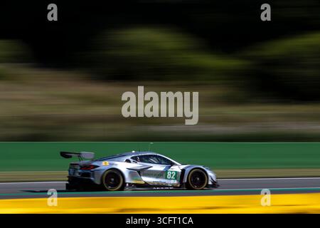 Spa-Francorchamps, Belgique. 24 août 2025. #82 TF SPORT (GBR) Corvette Z06 LMGT3.R pilotée par Hiroshi Koizumi (JPN)/Rui Andrade (Ang)/Charlie Eastwood (IRL) lors des 4 heures de Spa-Francorchamps, 4e manche du championnat d'Europe le Mans Series (ELMS) 2025, sur le circuit de Spa-Francorchamps, du 22 au 24 août 2025, à Francorchamps, Belgique crédit : Kristof Vermeulen Photography/Alamy Live News Banque D'Images