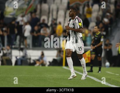 Turin, Italie. 24 août 2025. Perre Kalulu de la Juventus FC lors de la saison italienne Serie A 2025/26, match de football entre la Juventus FC et Parme Calcio 1913 le 24 août 2025 au stade Allianz de Turin, Italie. Photo Nderim Kaceli crédit : Agence photo indépendante/Alamy Live News Banque D'Images